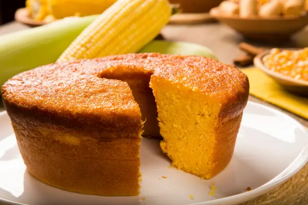 Aprenda-Como-Fazer-um-Bolo-de-Milho-com-Leite-Condensado