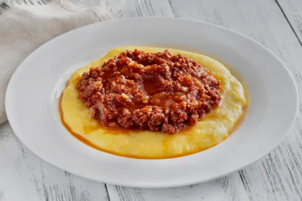 Polenta-Cremosa-com-Carne-Moida-Simples-e-Cheio-de-Sabor