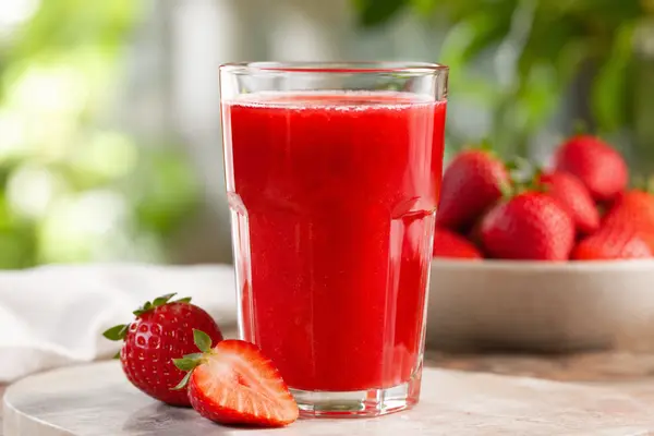 Receita-de-Suco-Detox-de-Morango